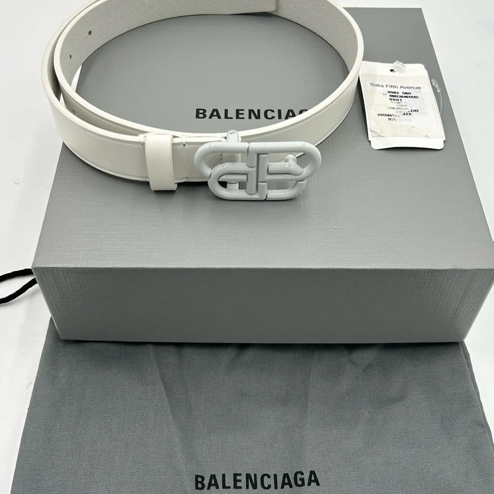 Women's Balenciaga BB white leather belt size 65 cm/26 inches made in Italy